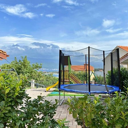 Villa Rebeka Šilo Екстериор снимка