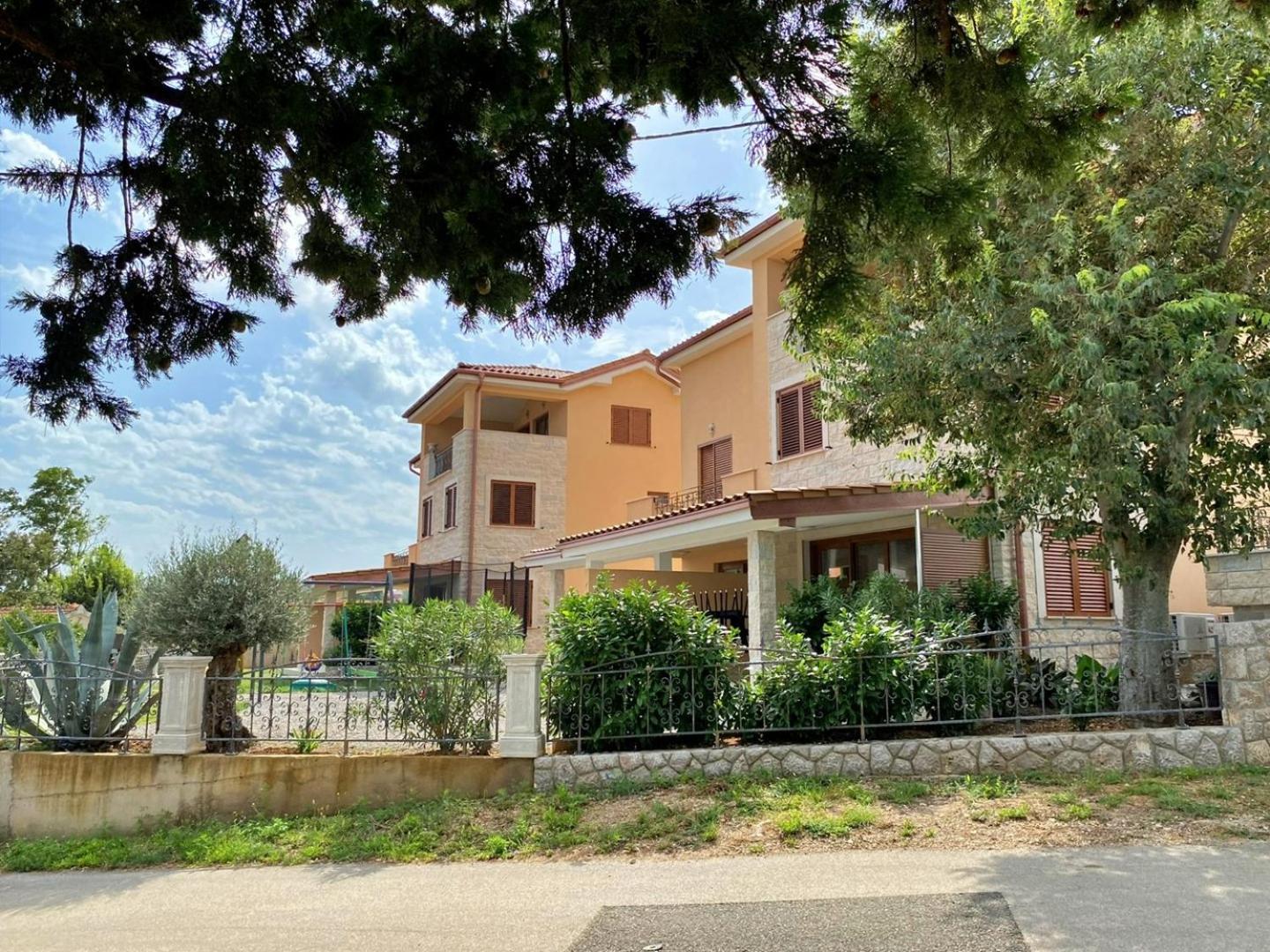 Villa Rebeka Šilo Екстериор снимка