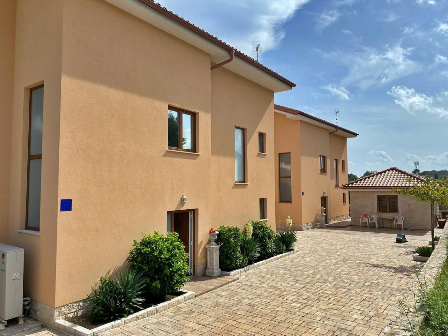 Villa Rebeka Šilo Екстериор снимка